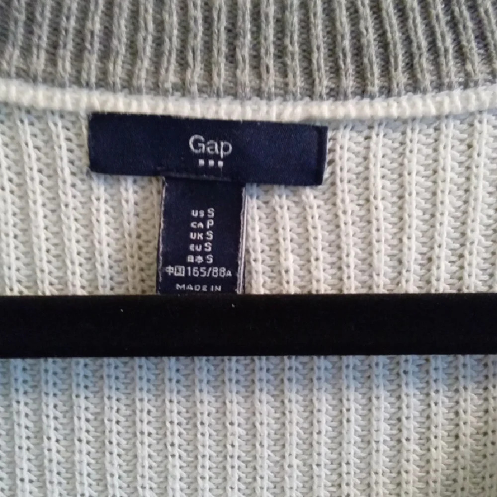 Womans S GAP White V-Neck Sweater Classic Style cableknit Lace-up Lightweight - Picture 2 of 6